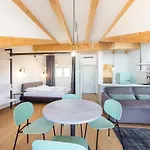 Cooper L Cooper Apartment *