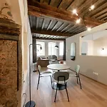 Apartment Cooper L Cooper *