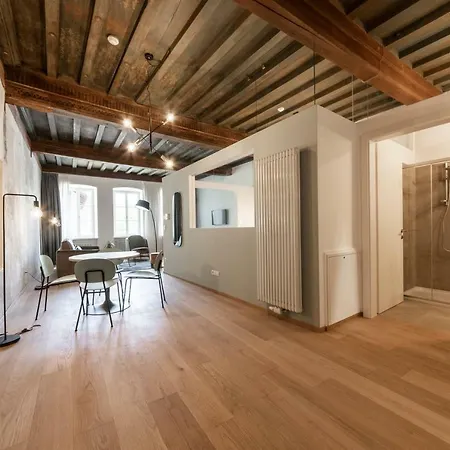 Cooper L Cooper Appartamento