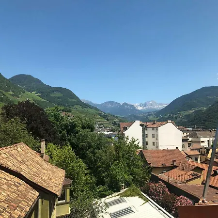 Cooper L Cooper Apartment Bolzano