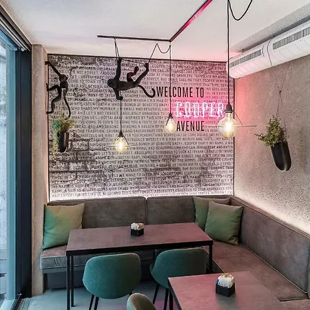 شقة Cooper L Cooper *