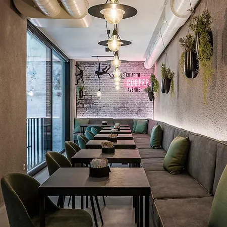 Cooper L Cooper Appartamento