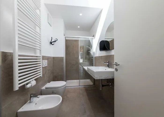 Cooper L Cooper Apartament