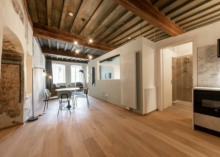 Cooper L Cooper Apartament