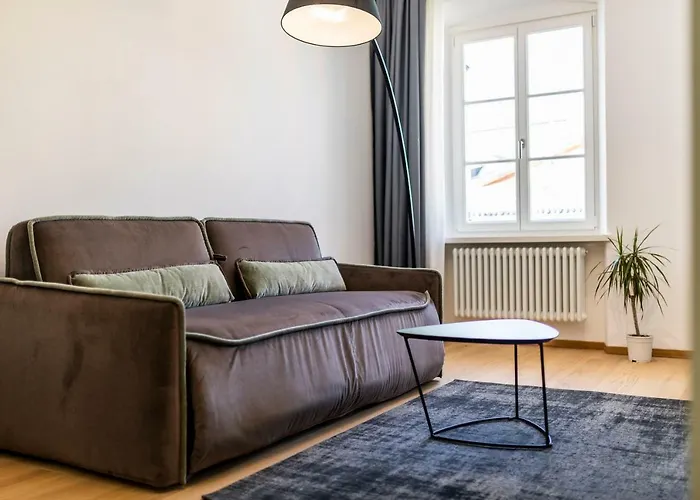 Cooper L Cooper Apartament