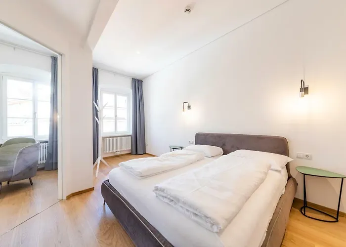 Cooper L Cooper Apartament